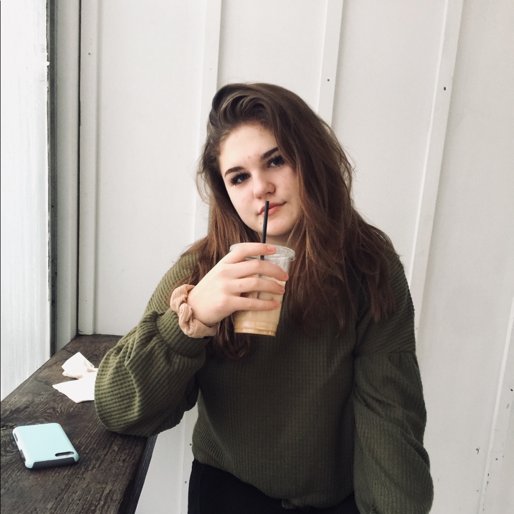 Meet your Posher, Destinee